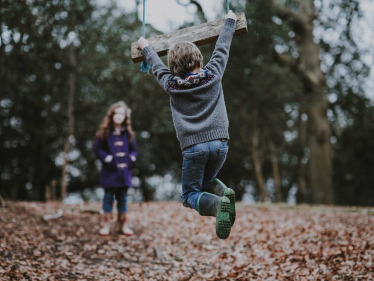 Dziecko niezdarne ruchowo, fizjozglowa.pl integracja sensorycnza